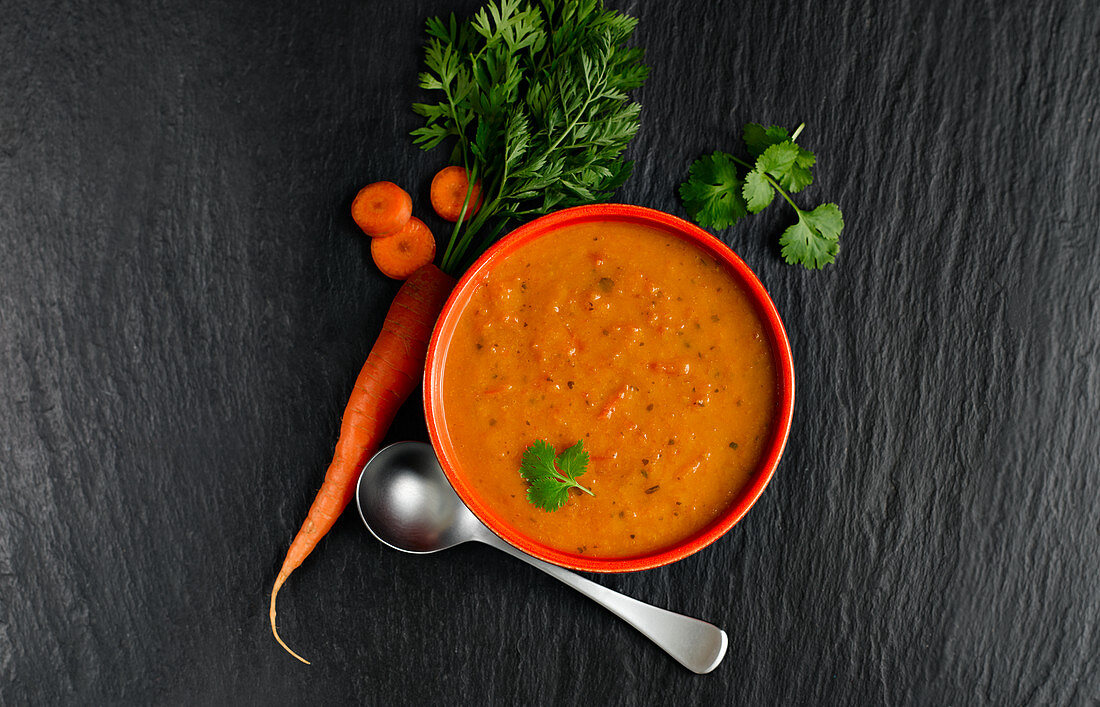 Karottensuppe mit Koriandergrün