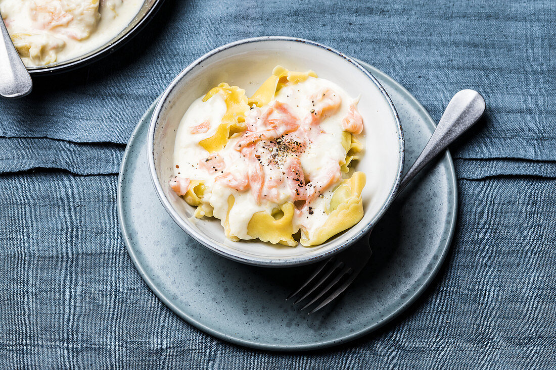 Tortellini mit Zitronen-Lachs-Sauce