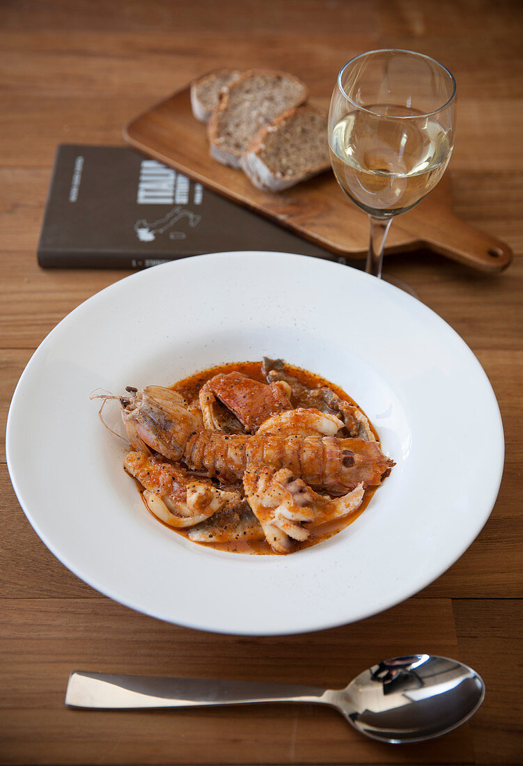 Brodetto di Senigallia (Fischsuppe mit Weißwein, Italien)