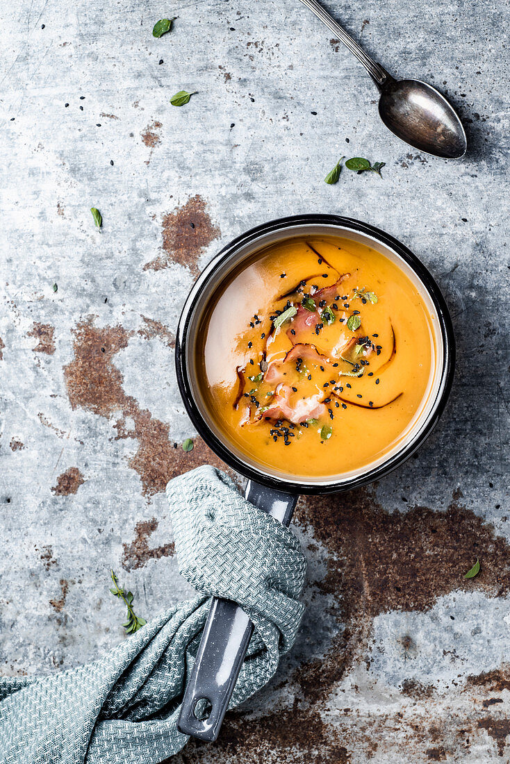 Roasted hokkaido pumpkin cream soup