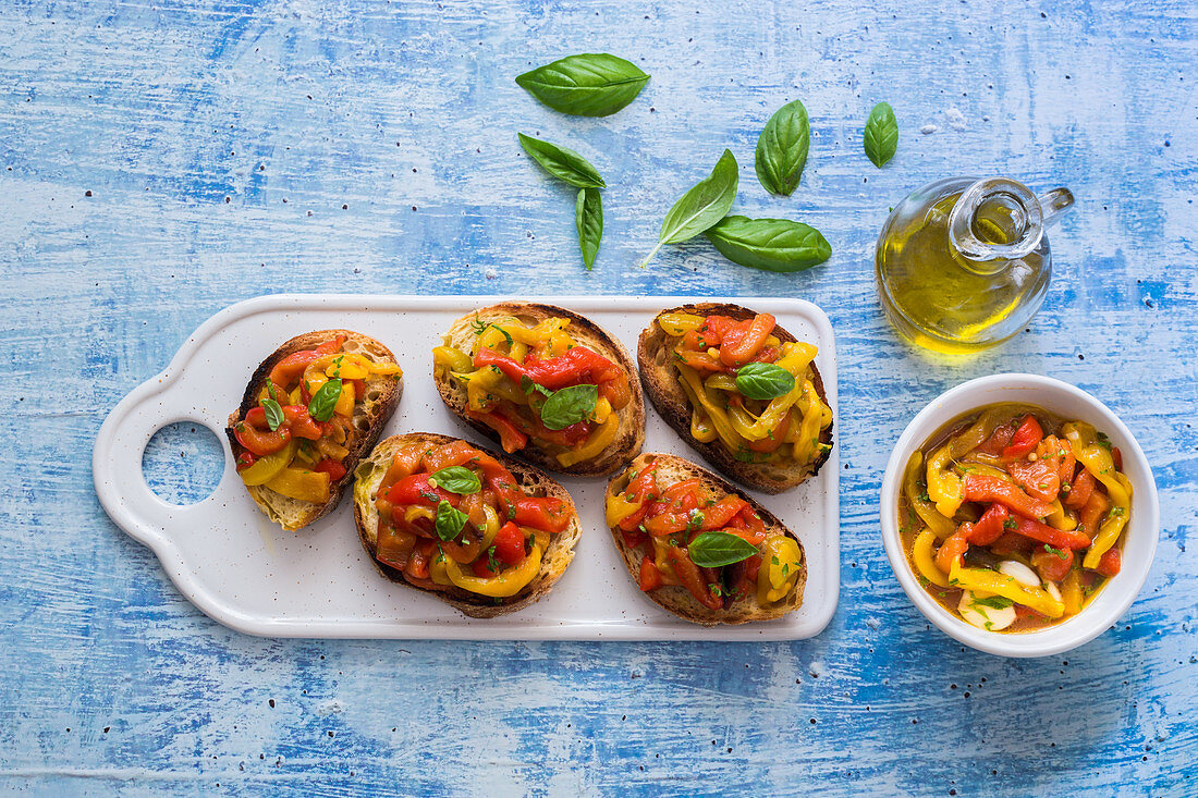 Roasted bell peppers bruschetta