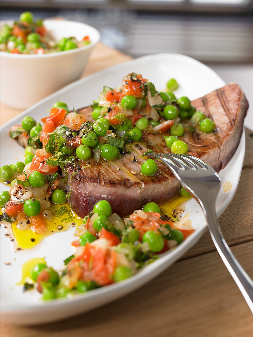 Tuna steak with pea and mint salsa