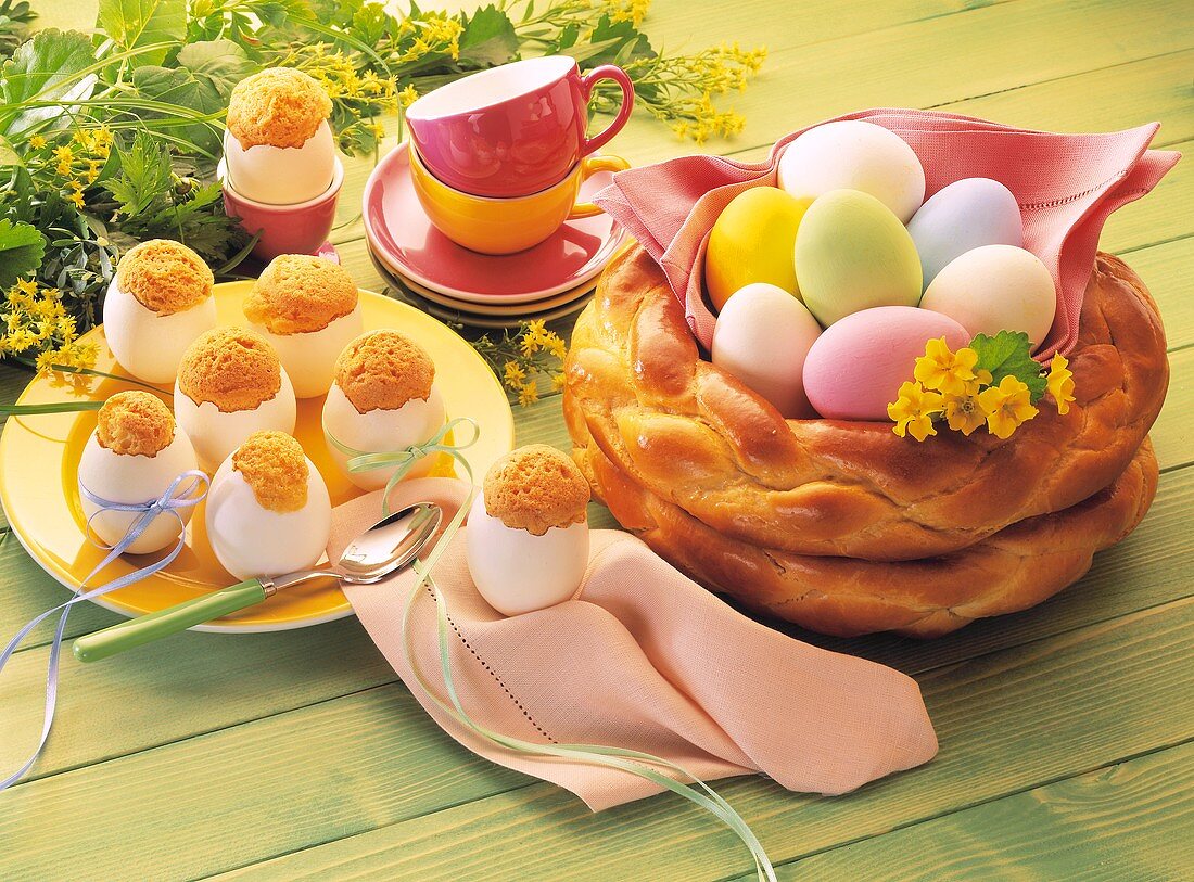 Hefeteignest mit Ostereiern & Gefüllte Eier mit Kuchenteig