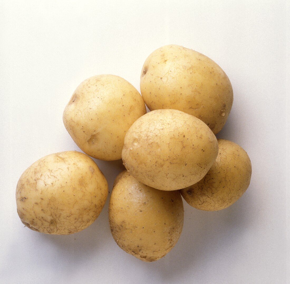 Sechs Kartoffeln