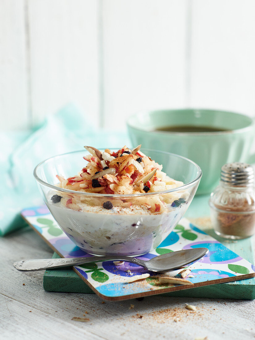 Bircher muesli with oats and apples