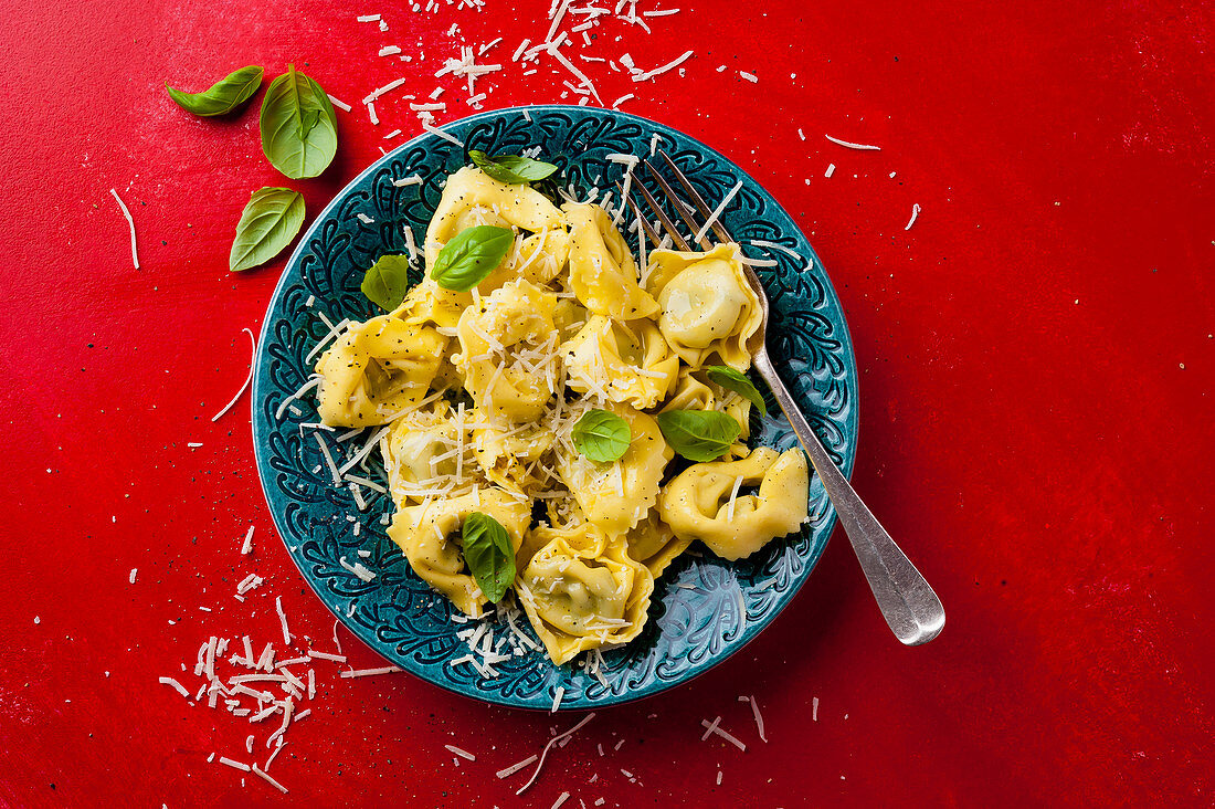 Tortellini mit Parmesan