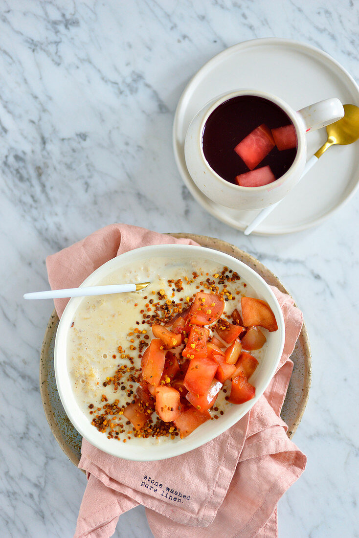 Porridge with pumpkin and apple