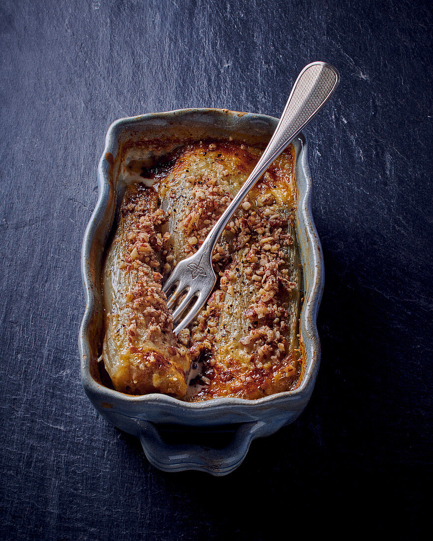 Chicory gratin with cheese