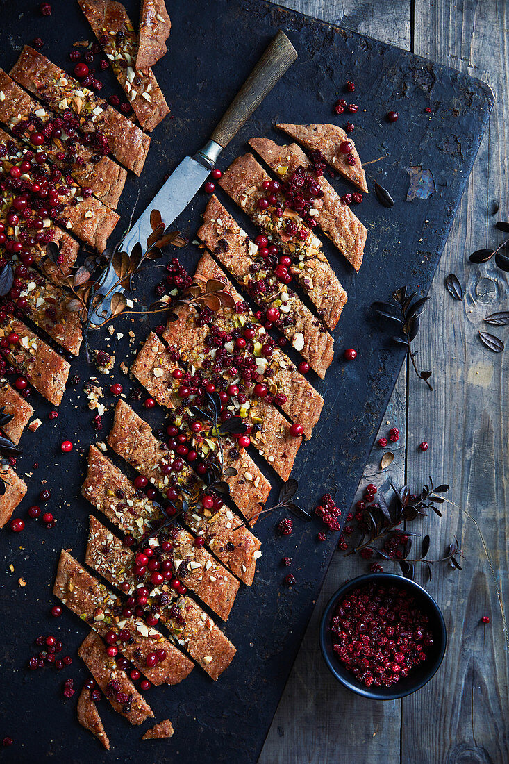 Graved salmon with lingonberries and spices