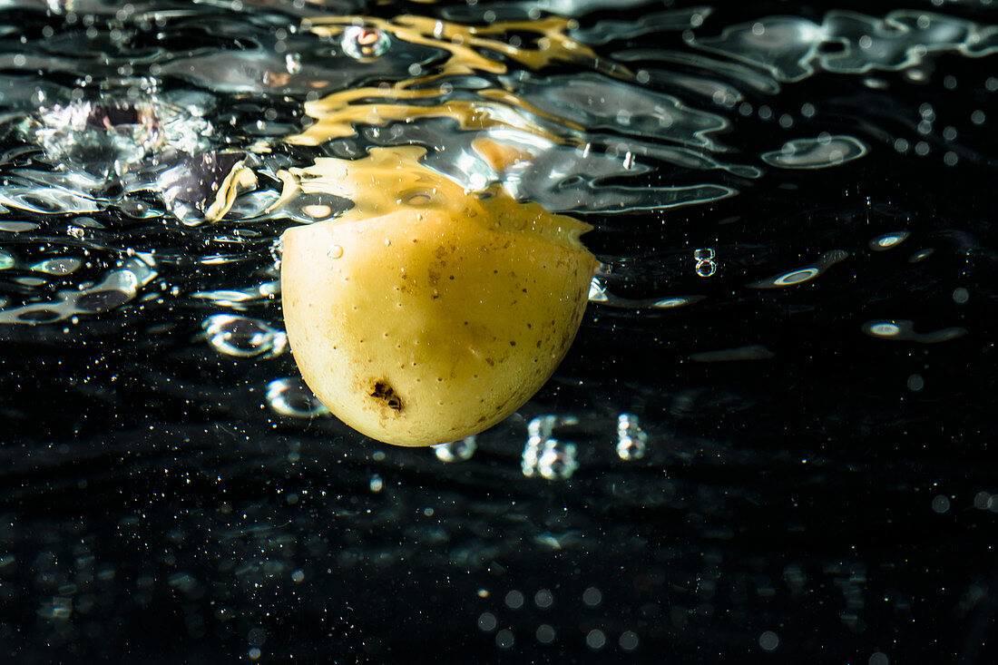 Pellkartoffeln in Wasser kochen