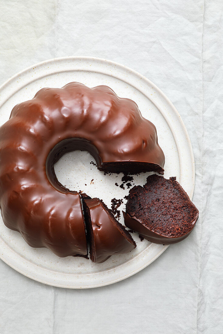 Vegan beetroot chocolate cake