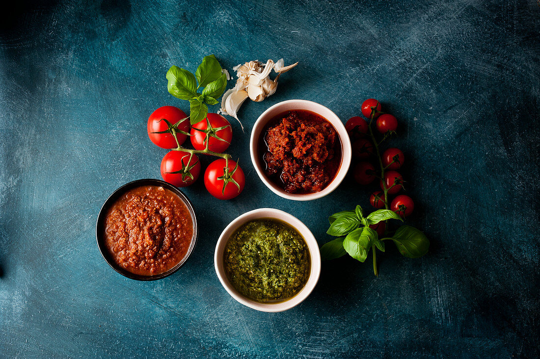 Italian sauces - Pesto, tomato sauce, sauce Bolognese