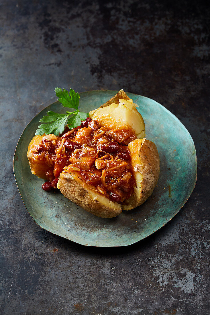 Pulled Jackfruit Chili Baked Potato