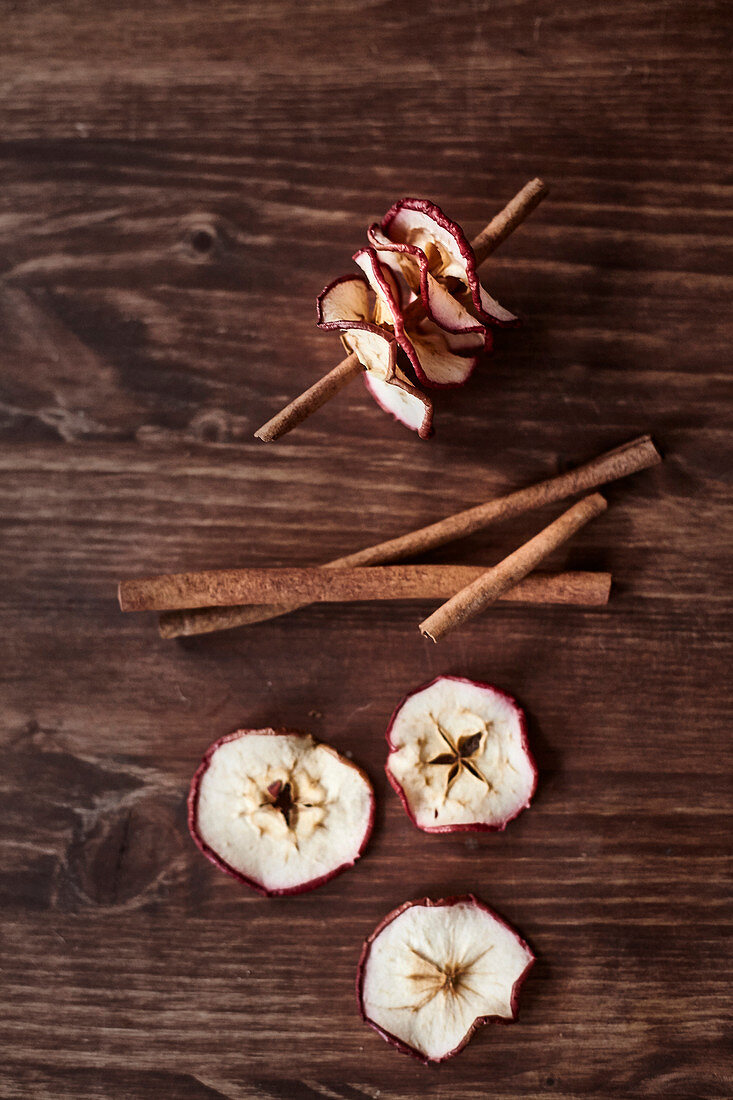 Dried apple rings and cinnamon sticks
