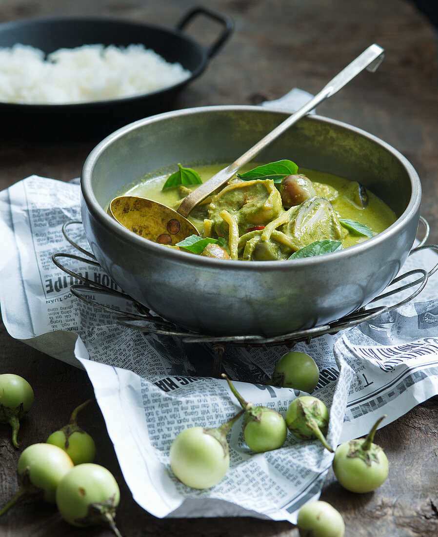 Green Thai curry with aubergines