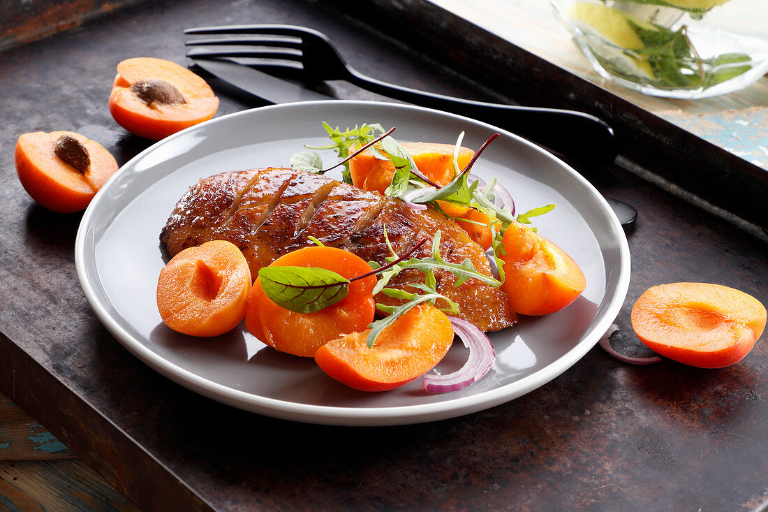 Gebratene Entenbrust in Honigmarinade mit Aprikosen