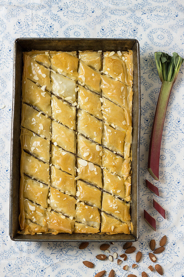 Baklava with rubarb and almonds