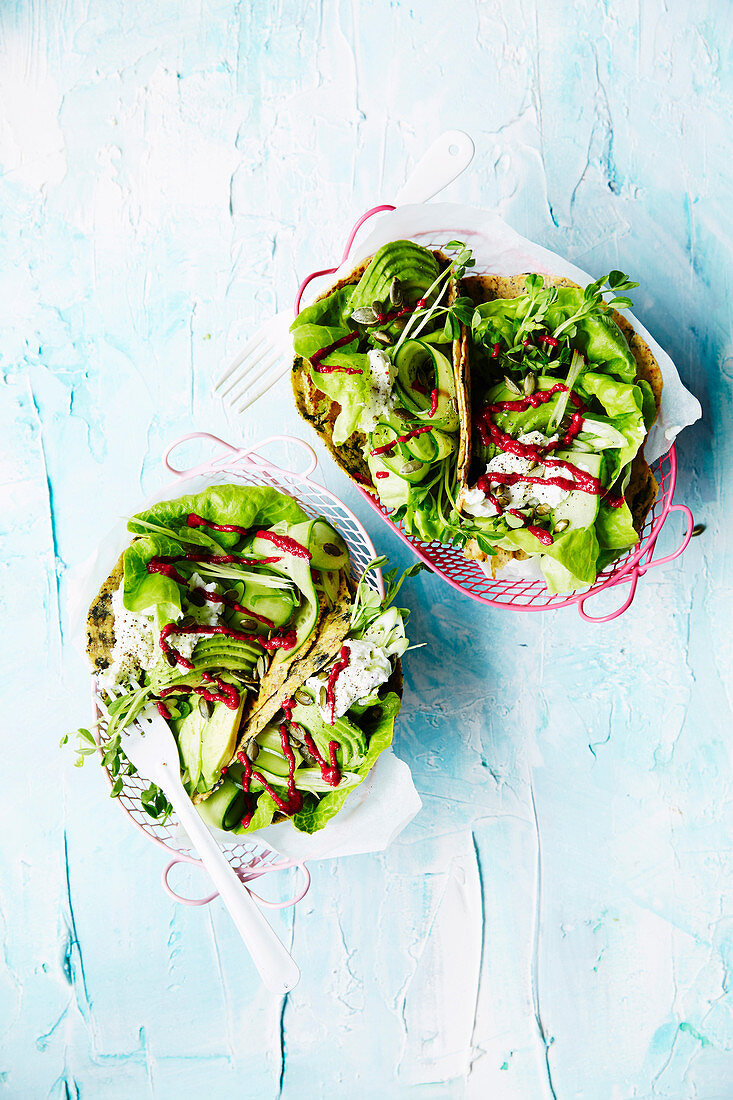 Grünkohl-Wraps mit Avocadosalat