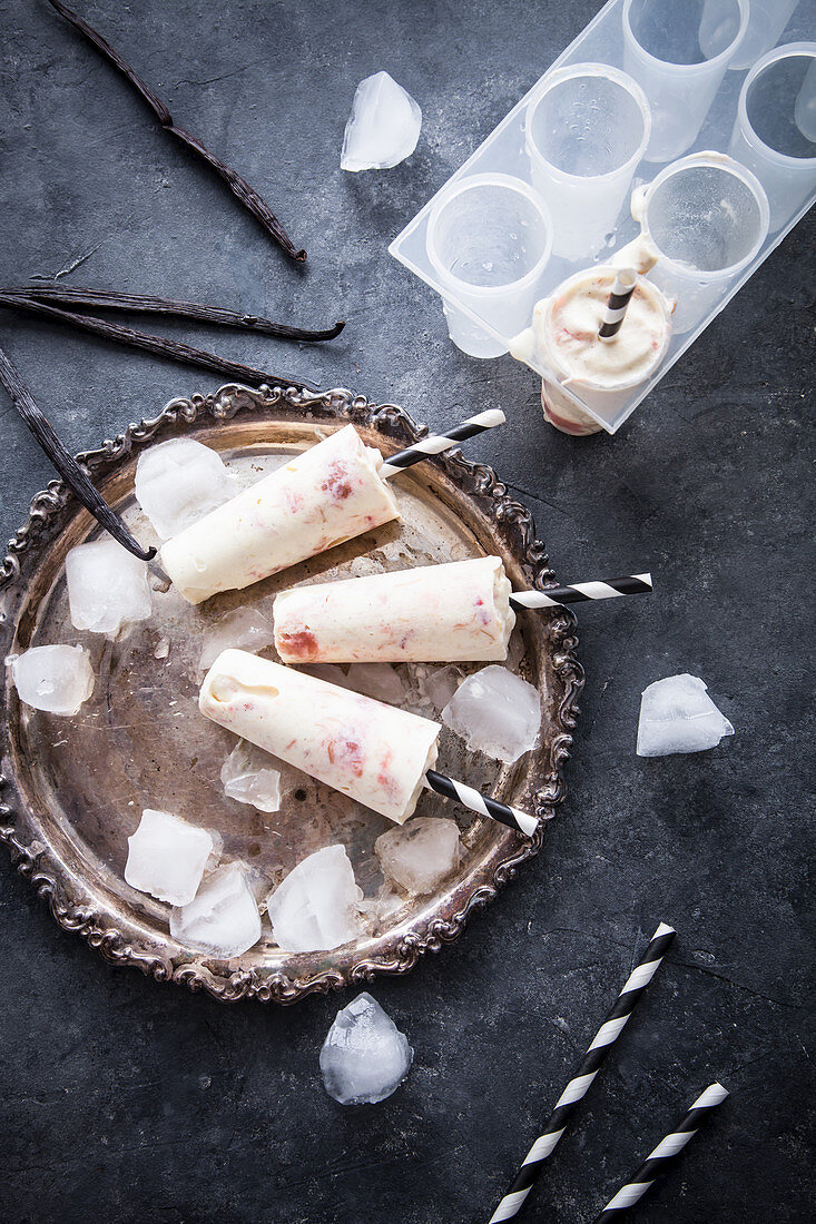 Rhubarb and vanilla popsicles