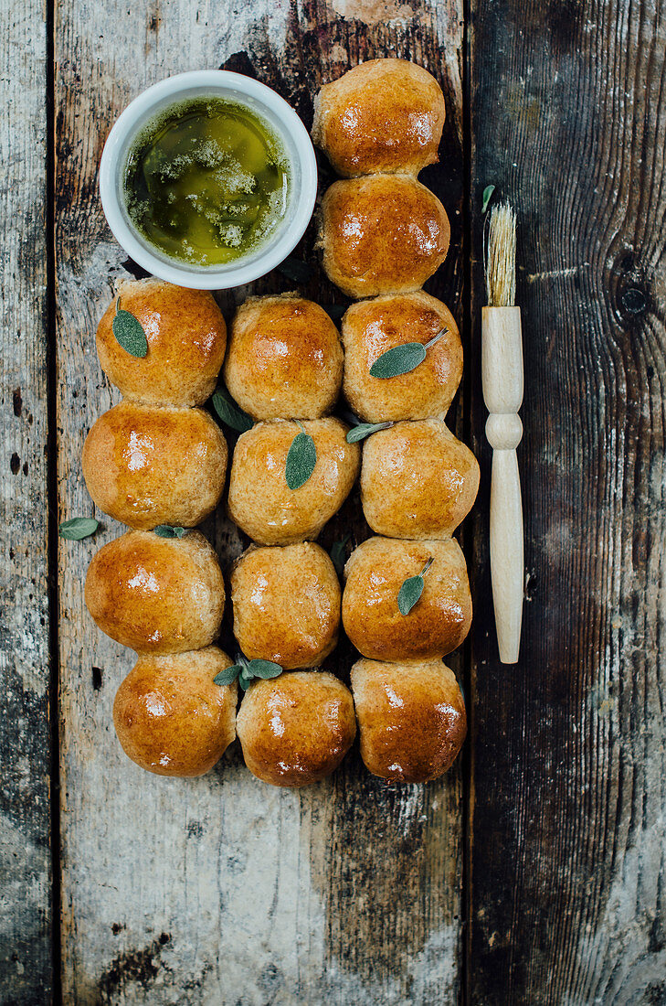 Spelt flour garlic butter