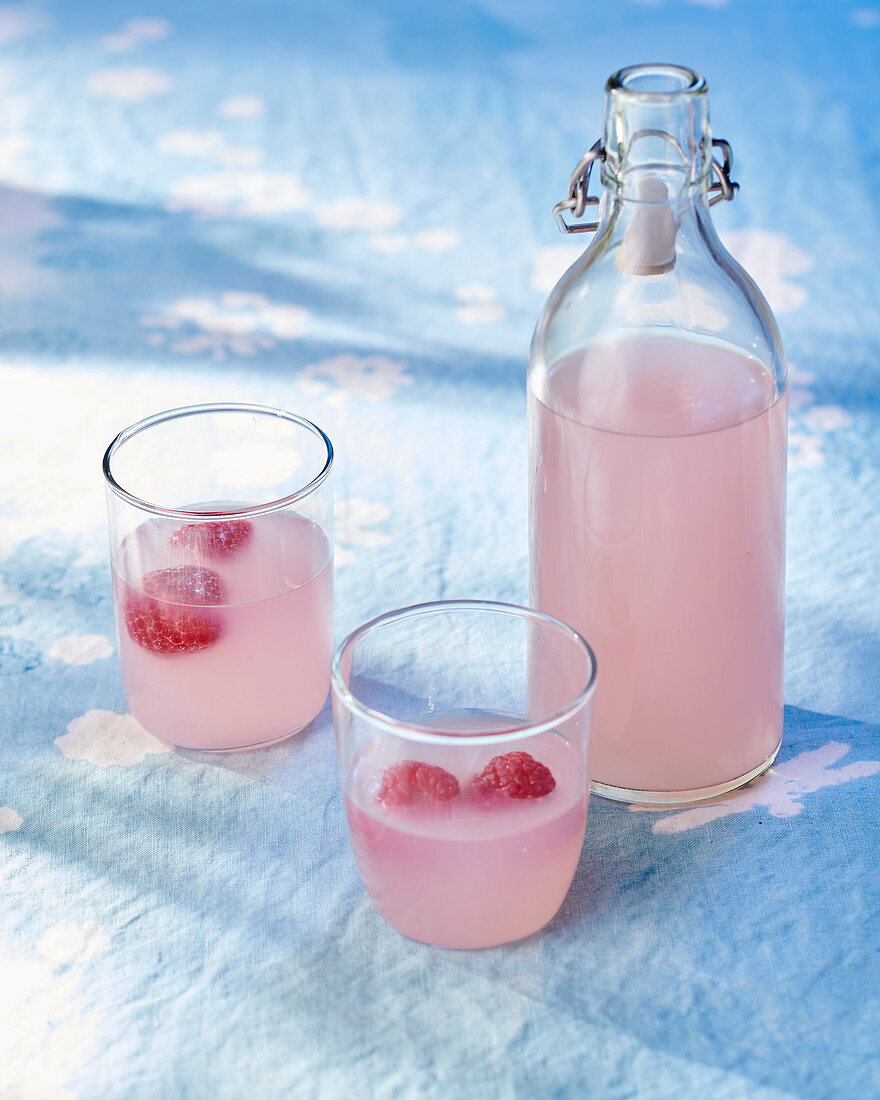 Pomegranate and raspberry lemonade