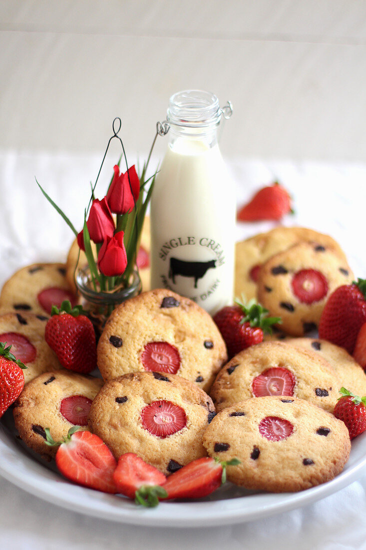 Biscuits with strawberries and chocolate chips