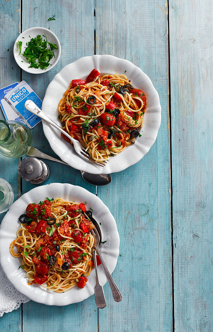 Spaghetti Puttanesca aus Neapel (Italien)