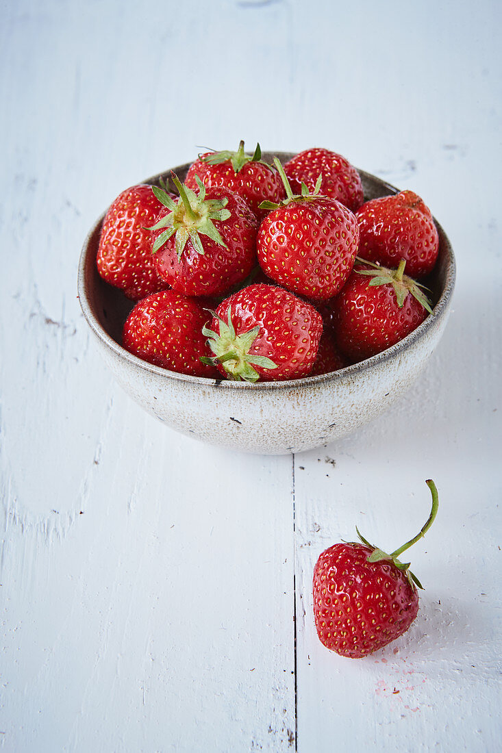 Frische Erdbeeren im Schälchen