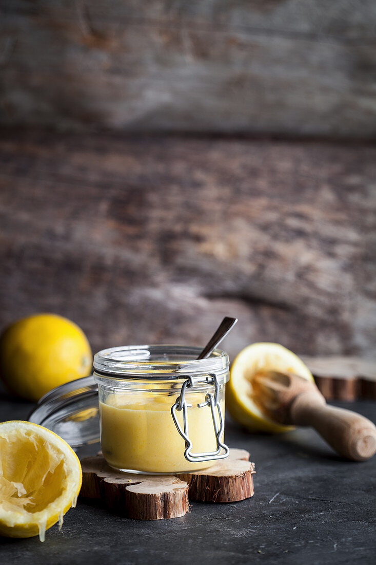 Selbstgemachtes Lemon Curd (Zitronencreme, England)
