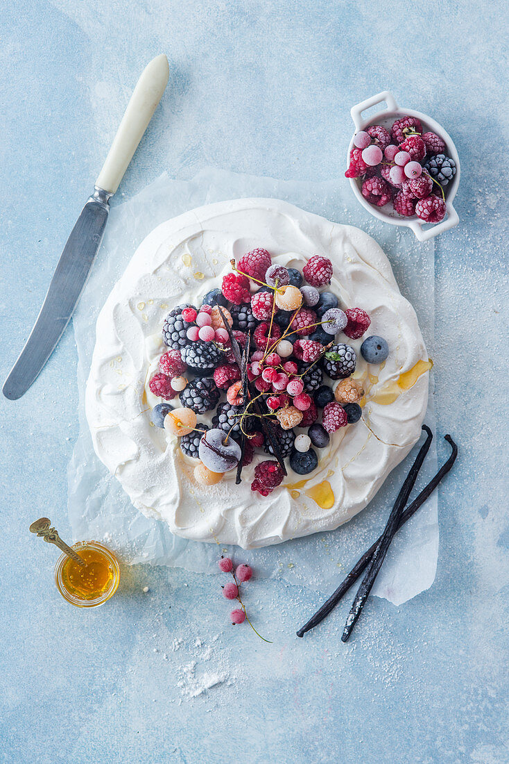 Pavlova with frozen berries