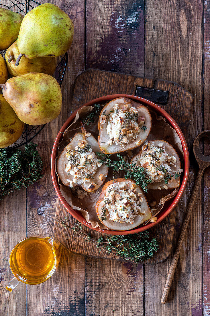 Baked pears with cottage cheese and honey