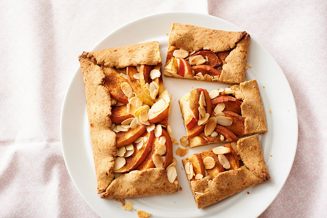 Apple and cinamon tart with flaked almonds