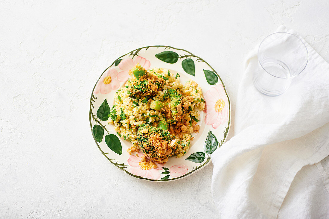 Broccoli with cashew nut crunch and herb millet
