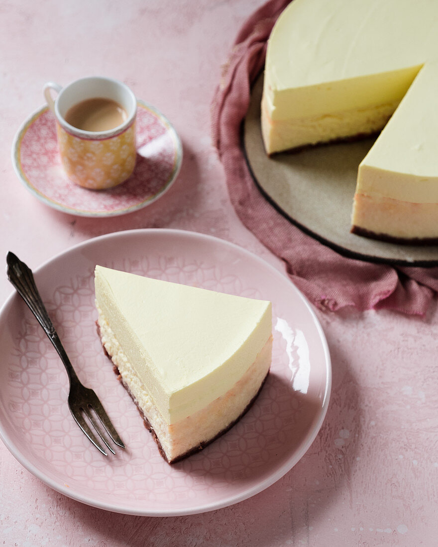 Cheesecake with lemon mousse