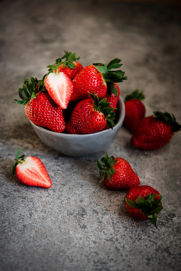 Frische Erdbeeren in einem Schälchen