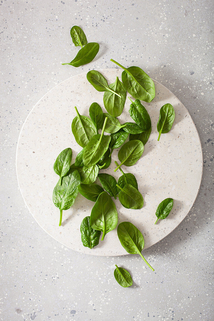 Fresh baby spinach