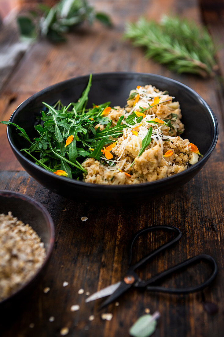 Oat risotto with rocket