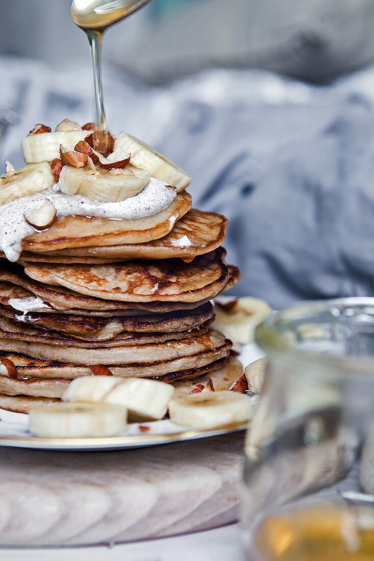 Bananenpancakes mit Haselnüssen