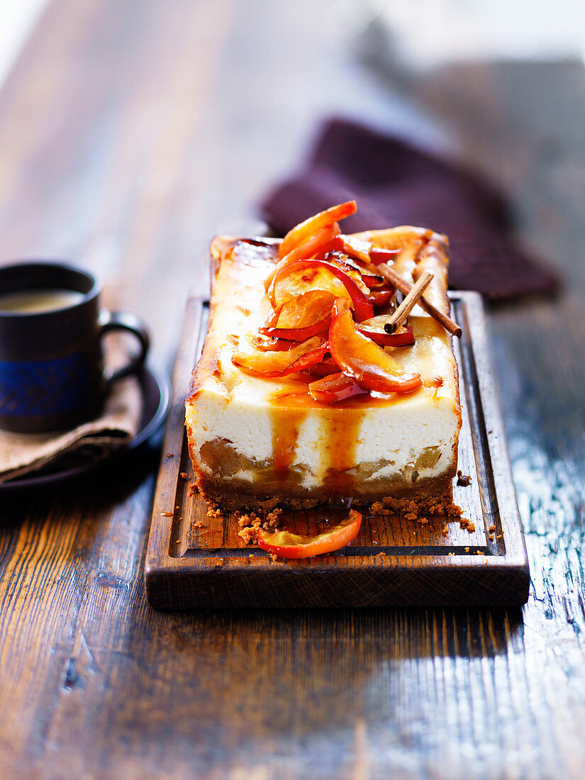 Cheesecake with peaches and cinnamon