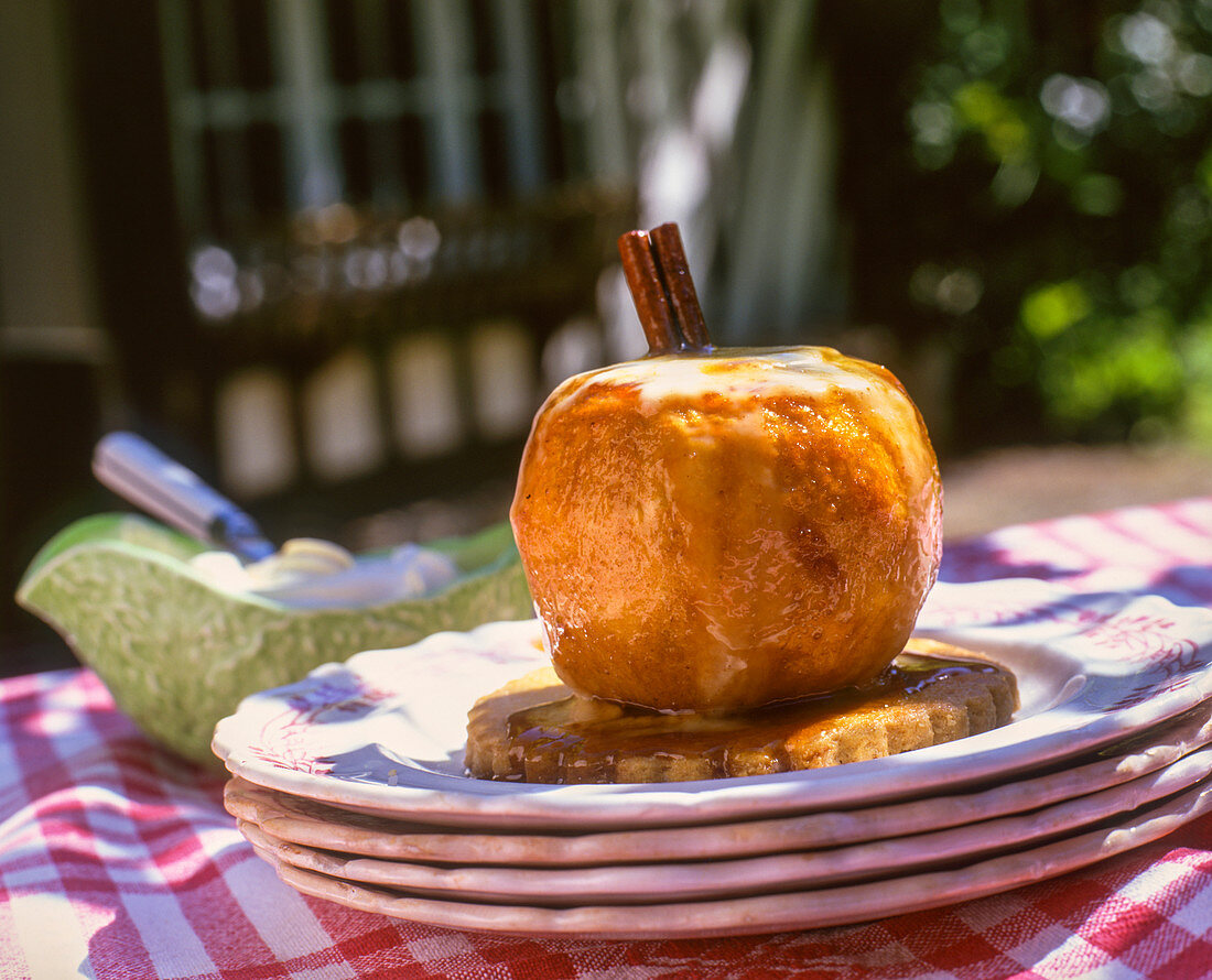 Pomme au four (baked apple, France)