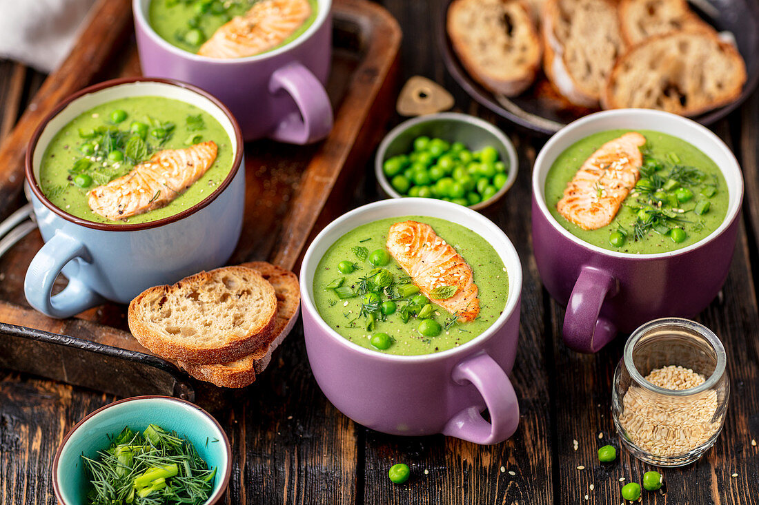 Green peas cream soup with fried salmon