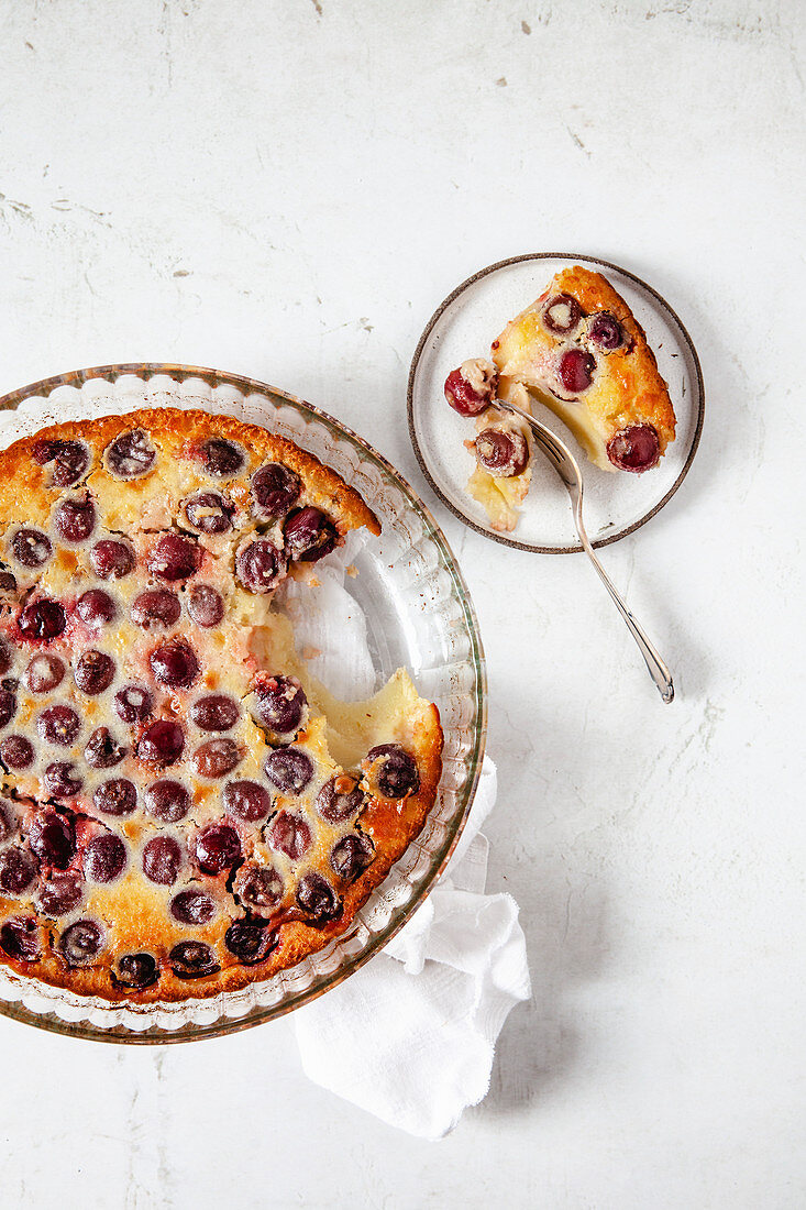 Kirsch-Clafoutis, angeschnitten