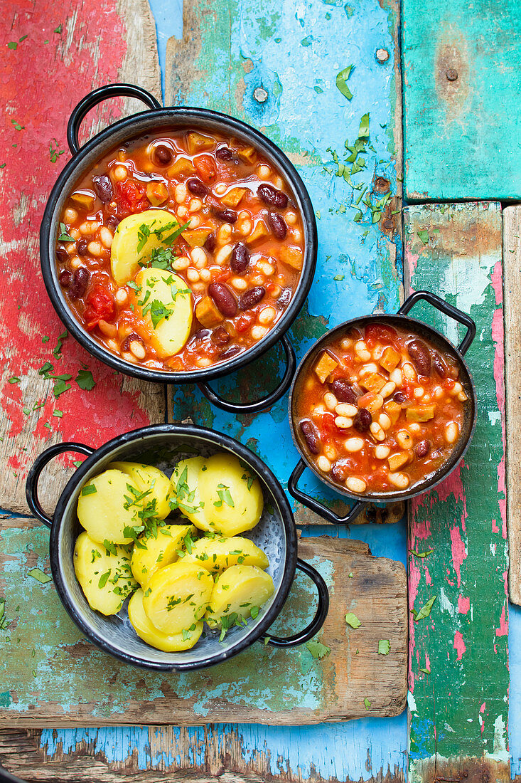 Bean stew with seitan and potatoes