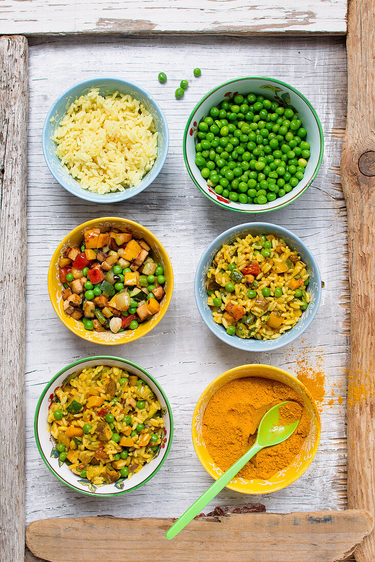 Curryreis mit Gemüse und Tofu, vegan