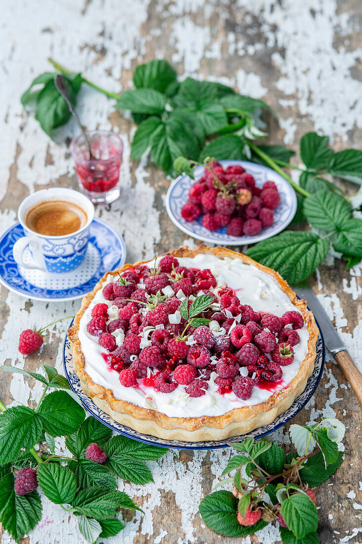 Himbeerpie mit Sauerrahm