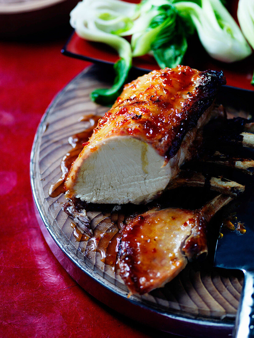 Glasierter Schweinebraten mit Pak Choi (Asien)