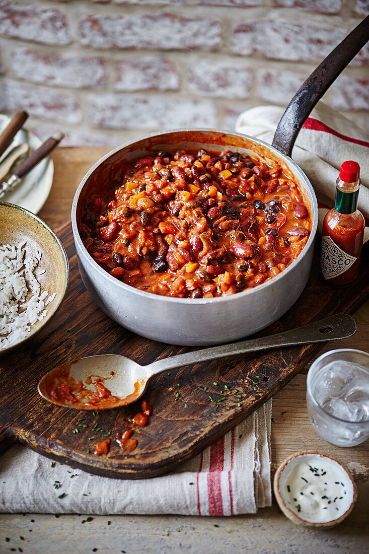 Vegetarian chili with roasted peppers