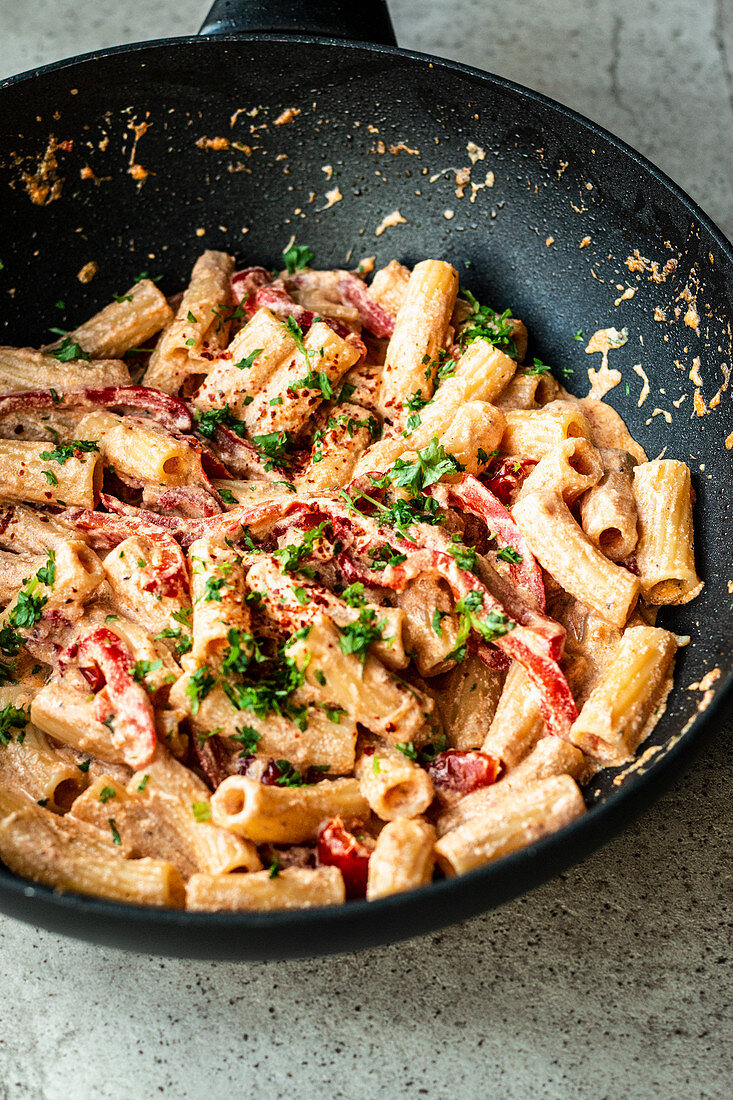 Pasta mit Paprika und Chili-Ricottasauce