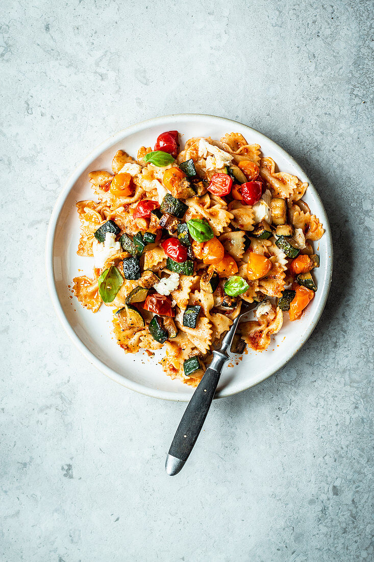 Pasta with Mediterranean summer vegetables and pesto rosso