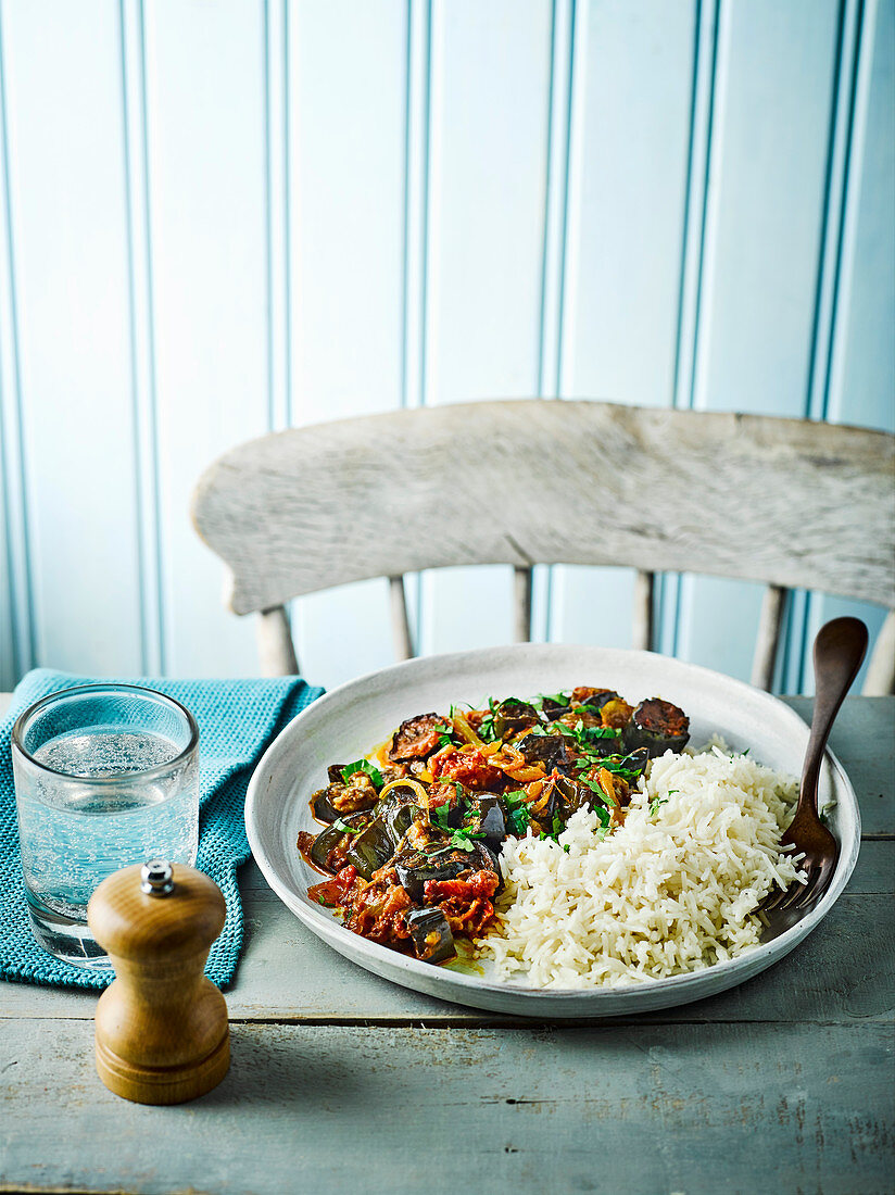 Auberginen-Tomaten-Curry mit Reis